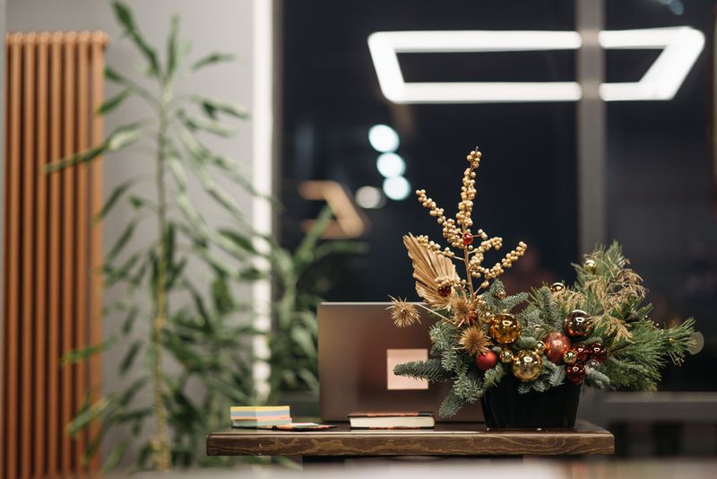 Composition florale moderne inter flora pour bureau